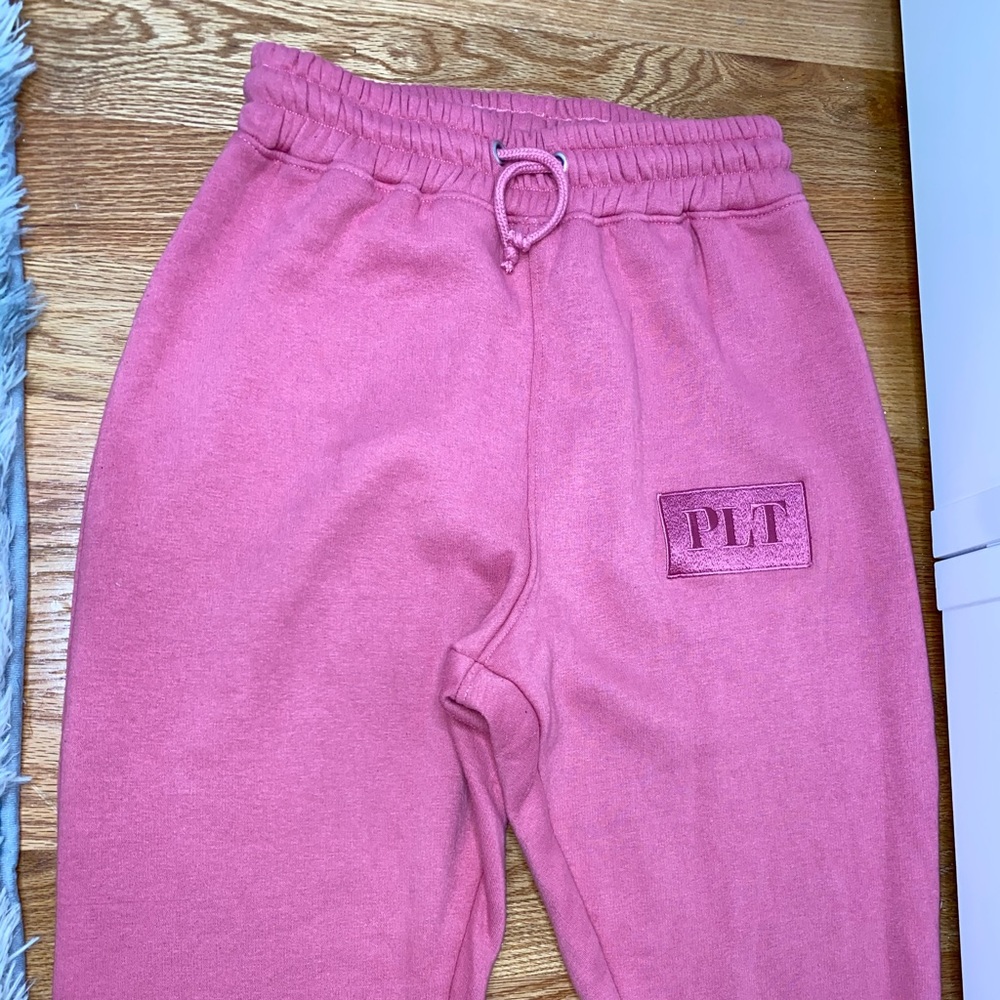 Prettylittlething sweatpants
